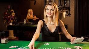 Tampilan platform bromo77 sportsbook dan slot online di layar mobile Indonesia